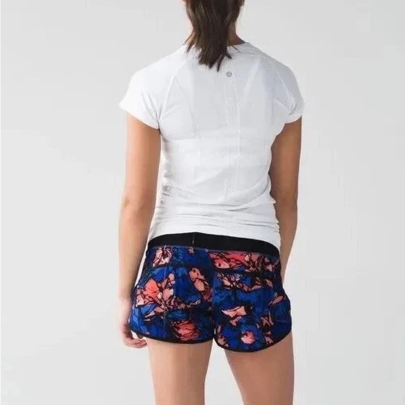 Lululemon Speed Shorts Paint Storm Harbor Blue Black Lined Size 8 - Picture 11 of 13